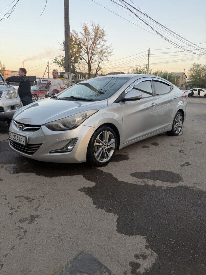 Hyundai Avante V 2013