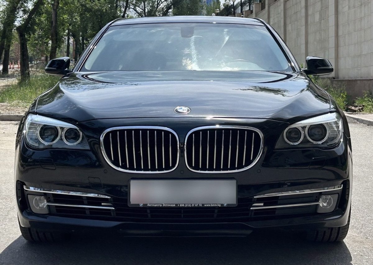BMW 7 серии V (F01/F02/F04) Рестайлинг 2013