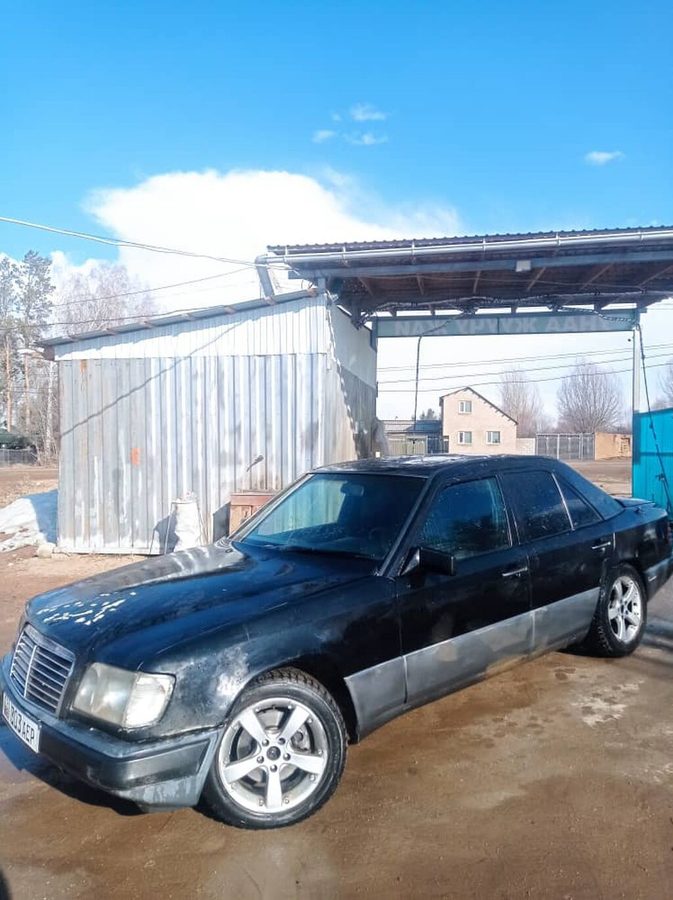 Mercedes-Benz W124
