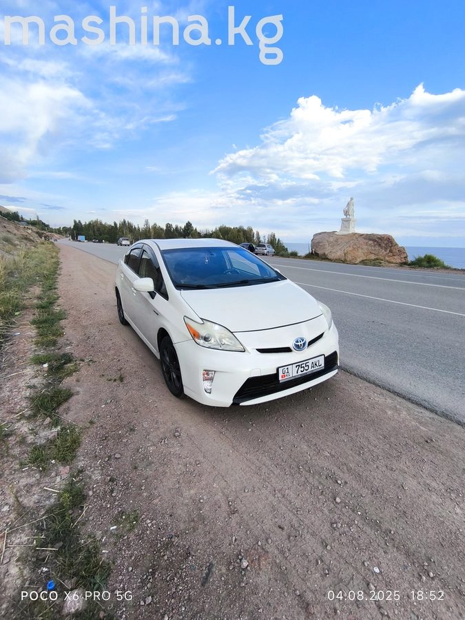 Toyota Prius III Рестайлинг (XW30) 2012