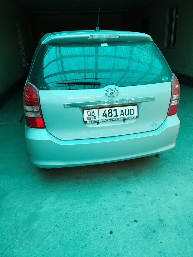 Toyota Isis
