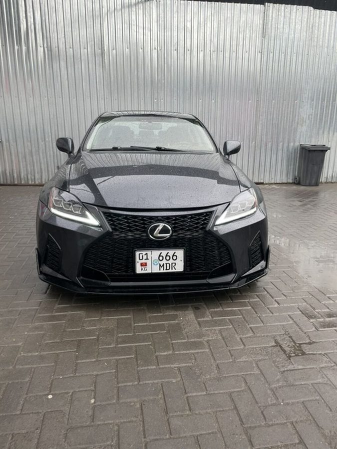 Lexus IS