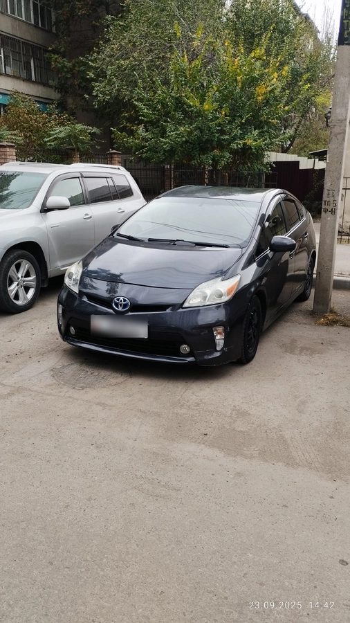 Toyota Prius III Рестайлинг (XW30) 2015