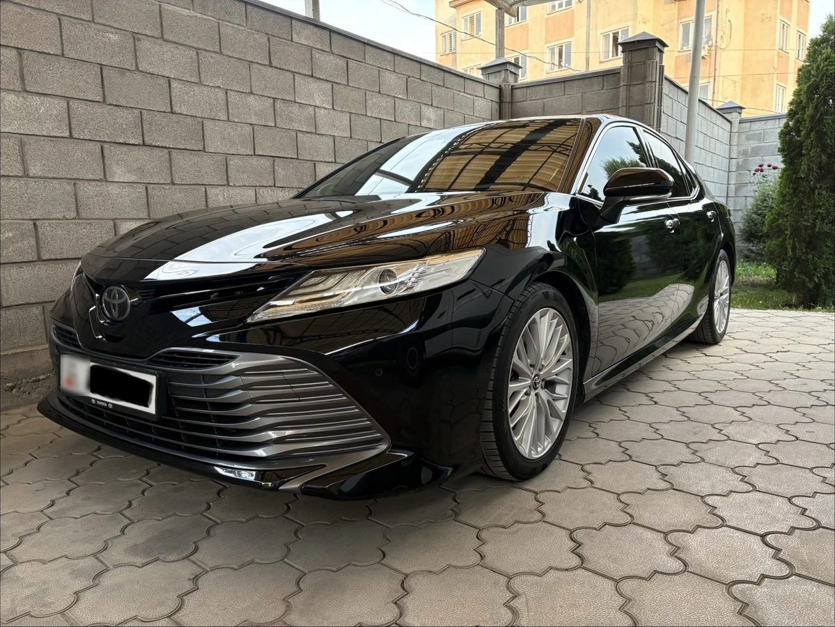 Toyota Camry VIII (XV70) 2018
