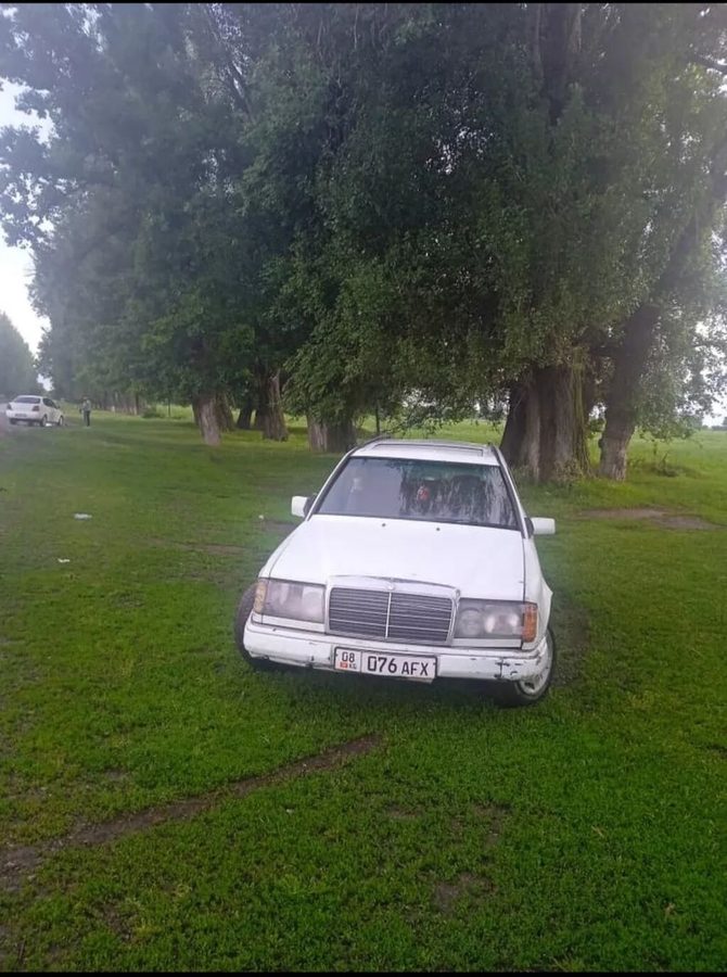 Mercedes-Benz W124