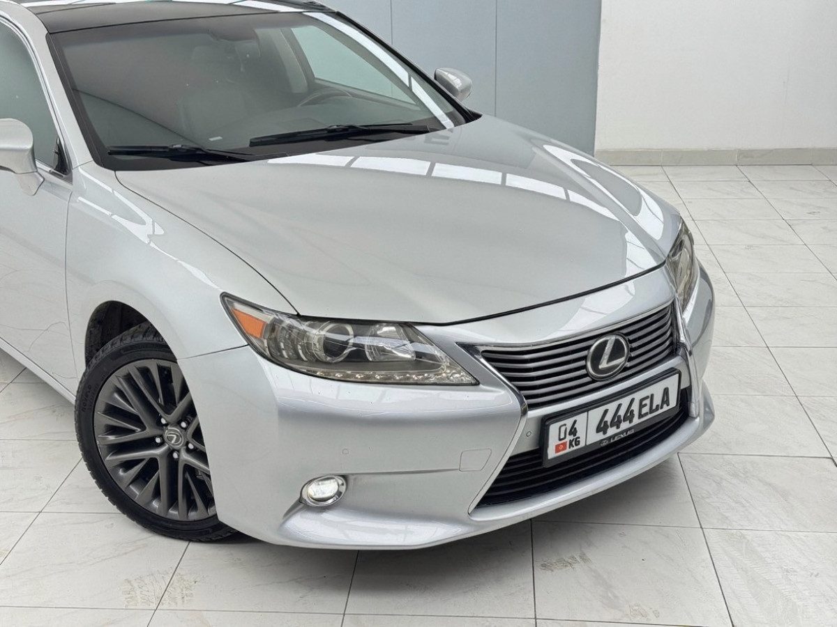 Lexus ES VI