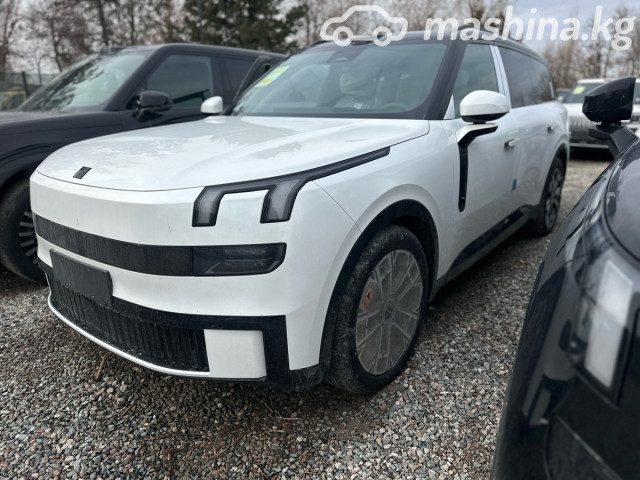 Lynk &amp; Co 900
