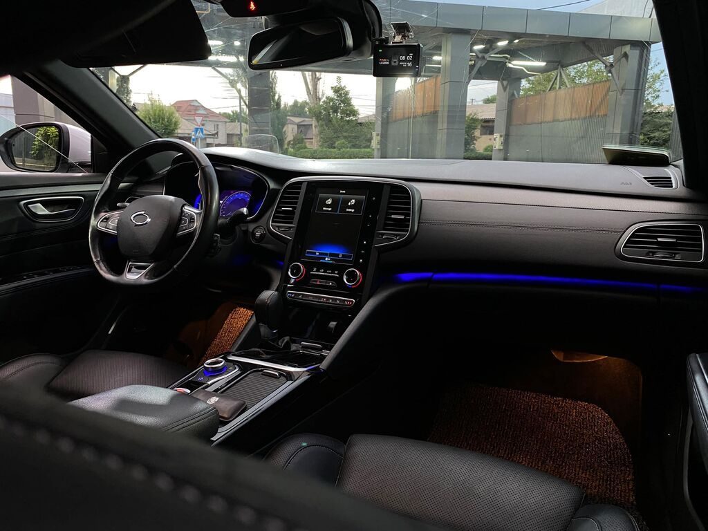 Renault SM6