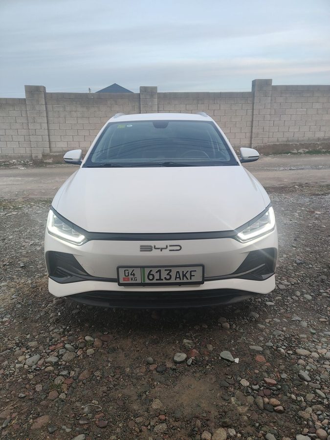BYD E2