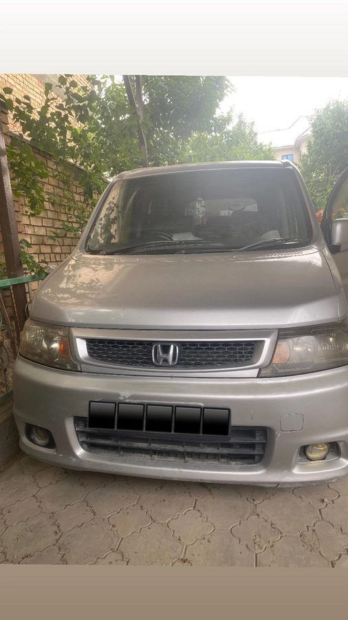 Honda Stepwgn II Рестайлинг 2004