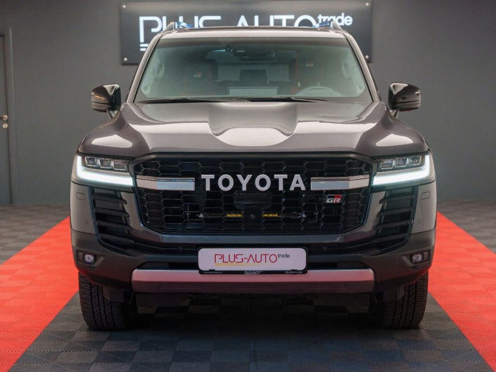 Toyota Land Cruiser 300 Series