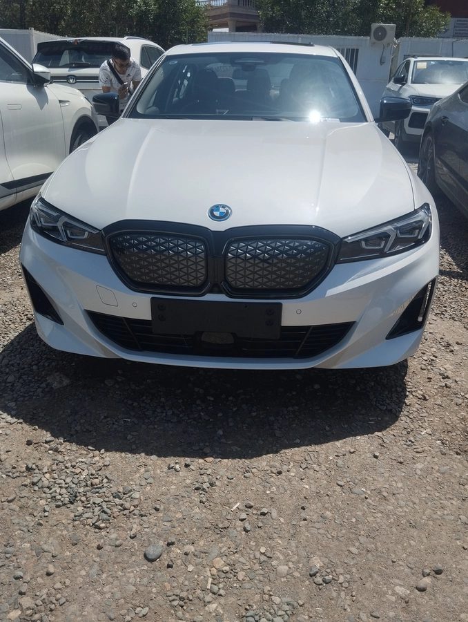 BMW i3 I (G28) Рестайлинг 2025