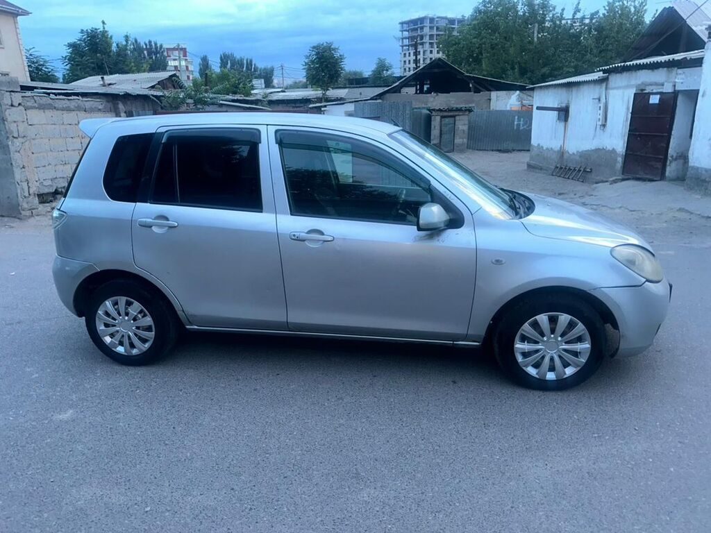 Mazda Verisa
