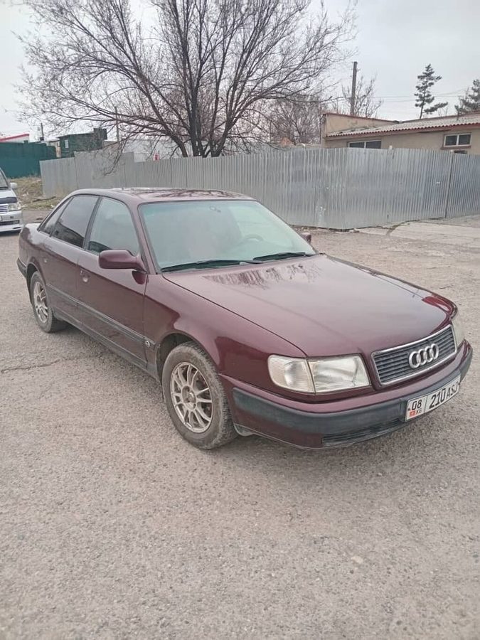Audi 100