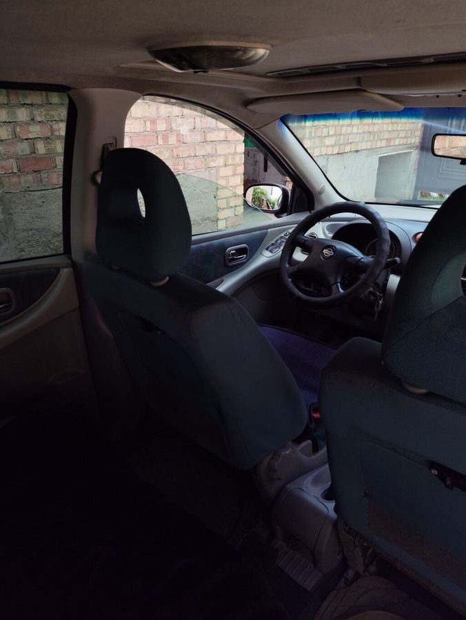Nissan Almera Tino