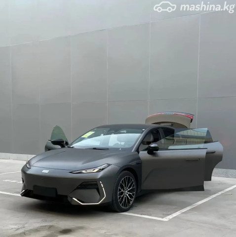 Geely Galaxy E8