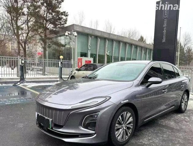 Hongqi E-QM5