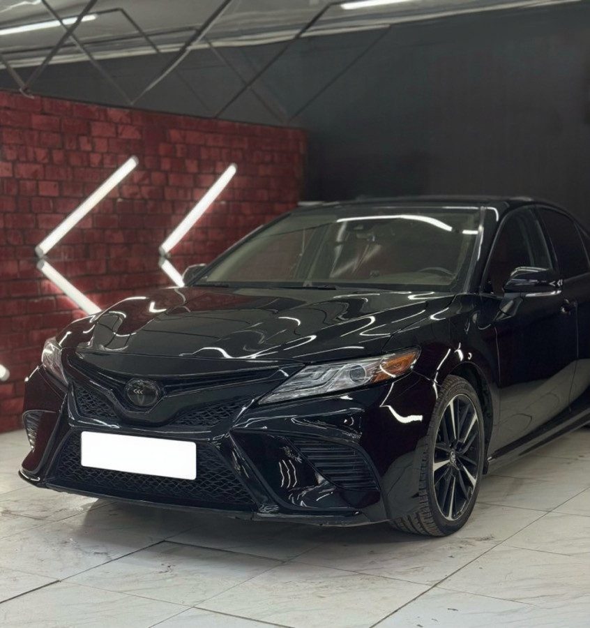 Toyota Camry VIII (XV70)