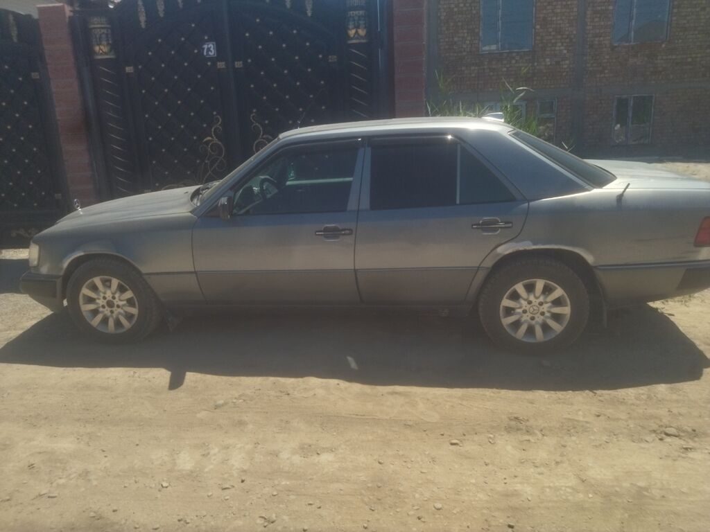 Mercedes-Benz W124