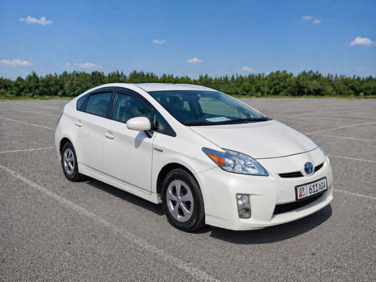 Toyota Prius III (XW30)