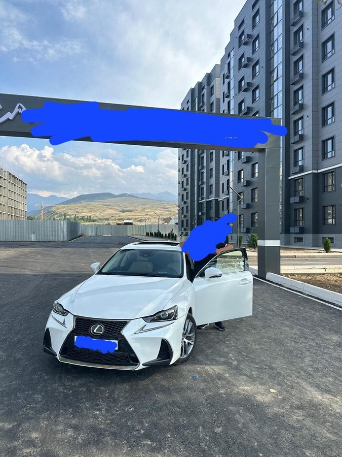 Lexus IS