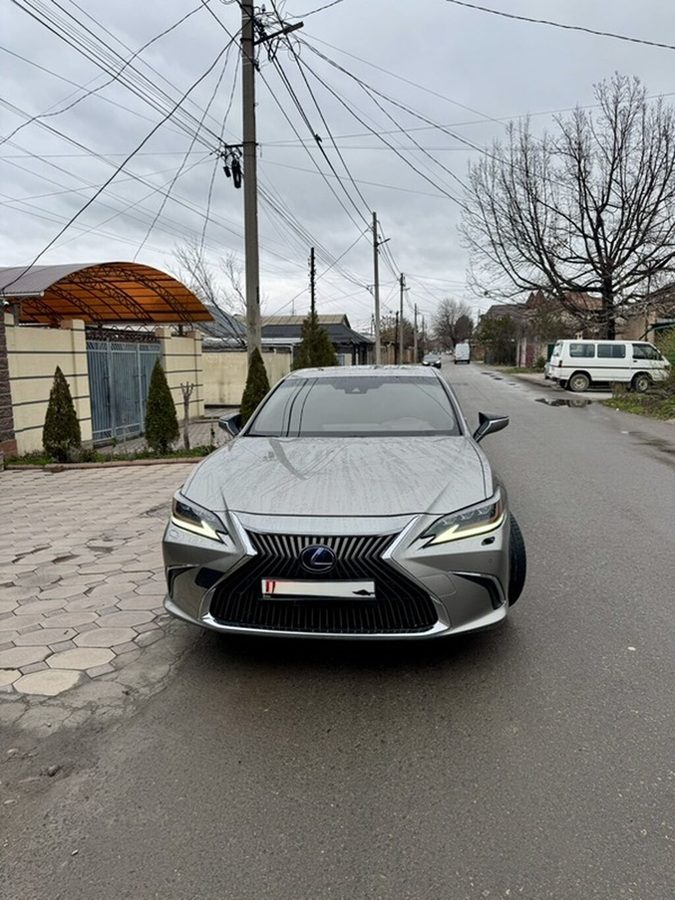 Lexus ES