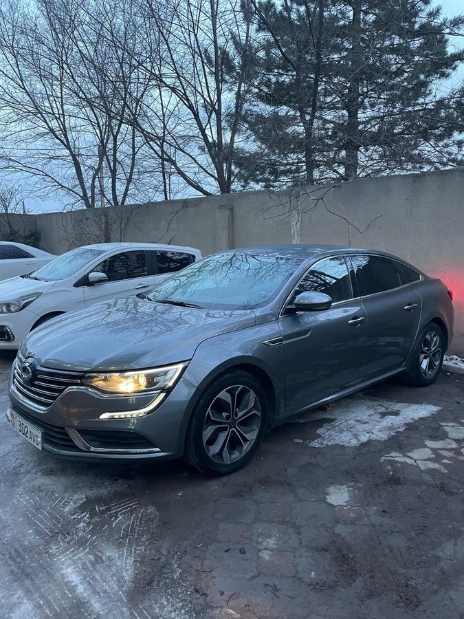 Renault SM6