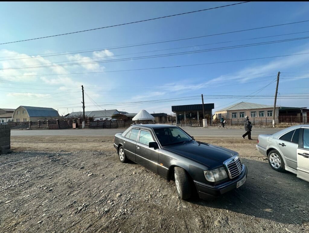 Mercedes-Benz W124