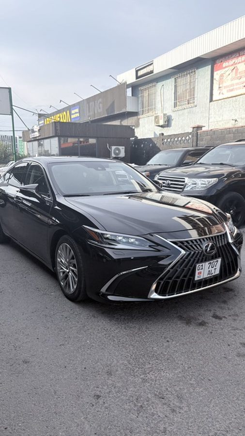 Lexus ES