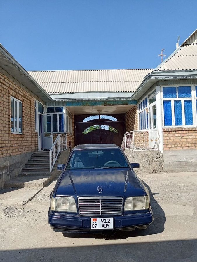 Mercedes-Benz W124