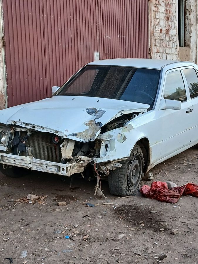 МЕРС 124 (НА ЗАПЧАСТИ!!)Продаётся автомобиль для разборки/на запчасти