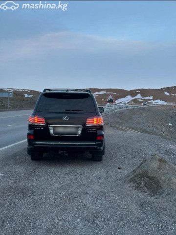 Lexus LX