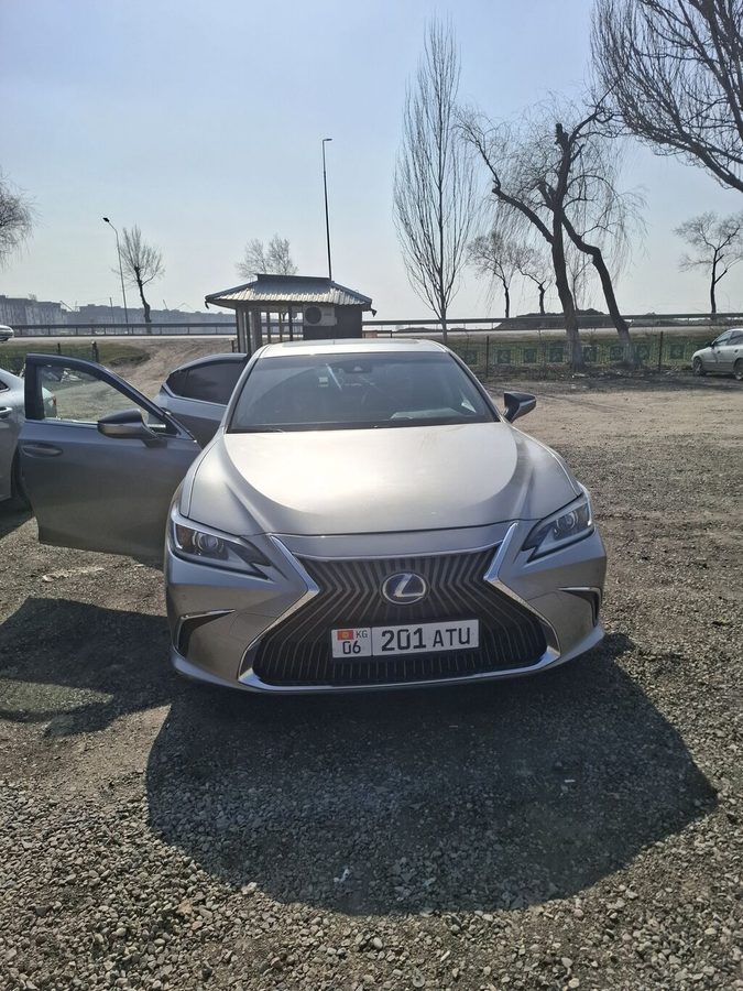 Lexus ES