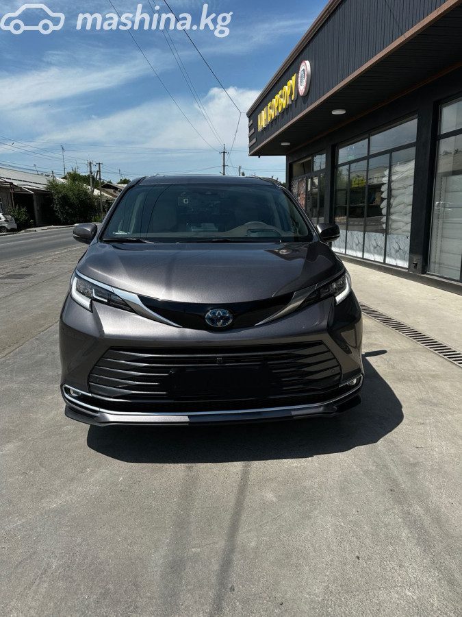 Toyota Sienna IV
