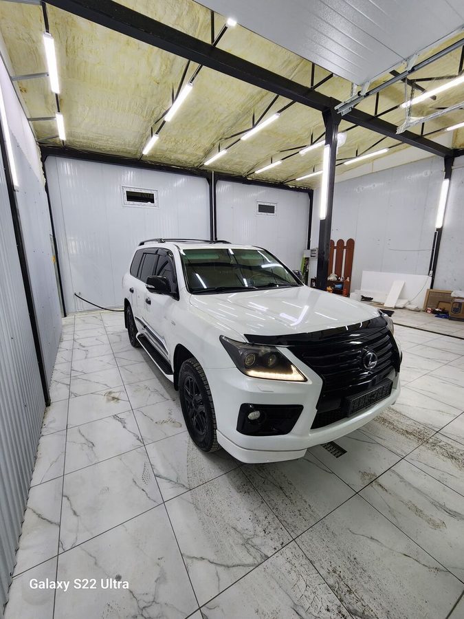 Lexus LX