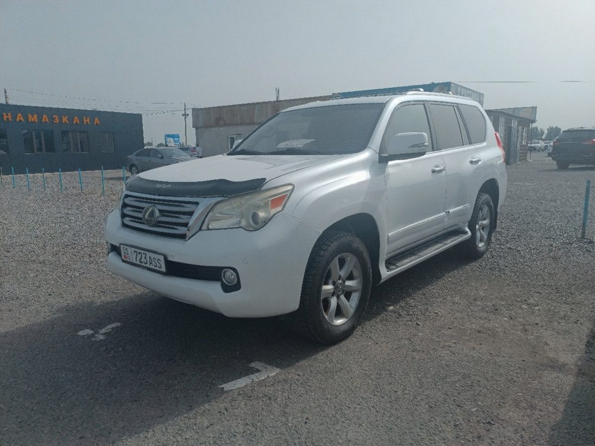 Lexus GX II