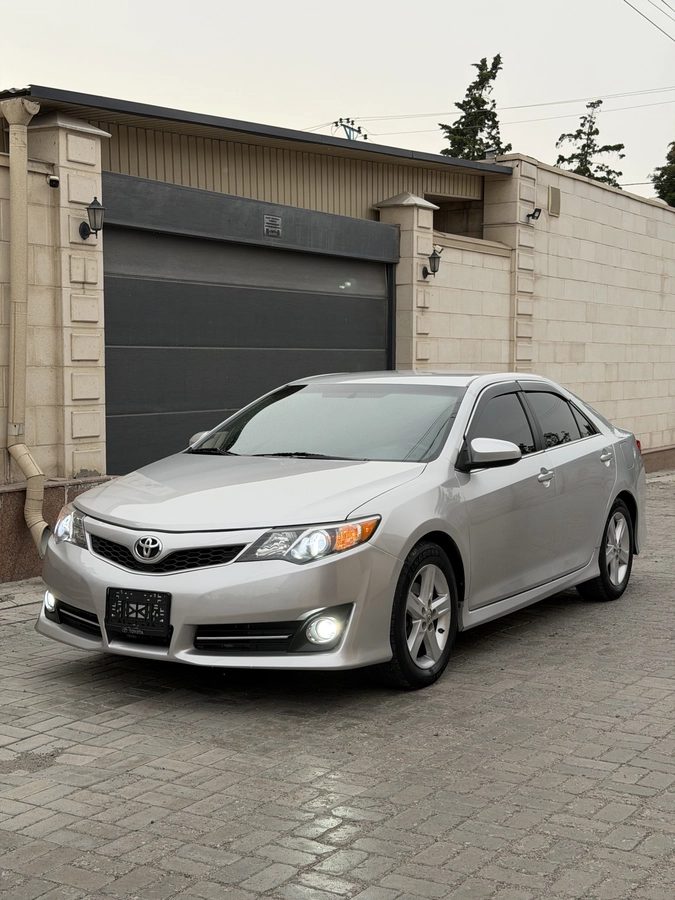Toyota Camry VII (XV50) 2013