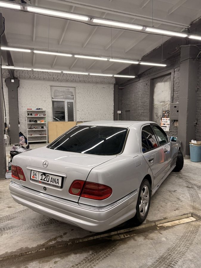 Mercedes-Benz 