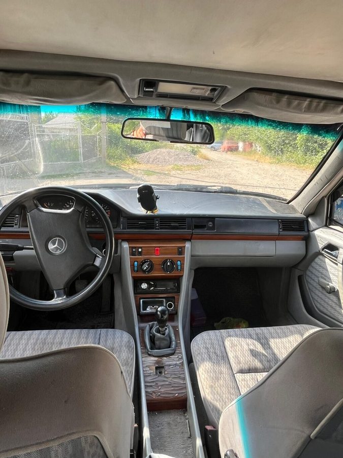 Mercedes-Benz W124