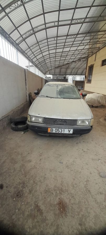 Audi 100