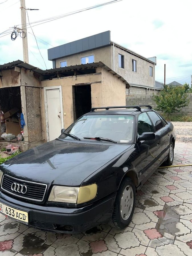 Audi 100