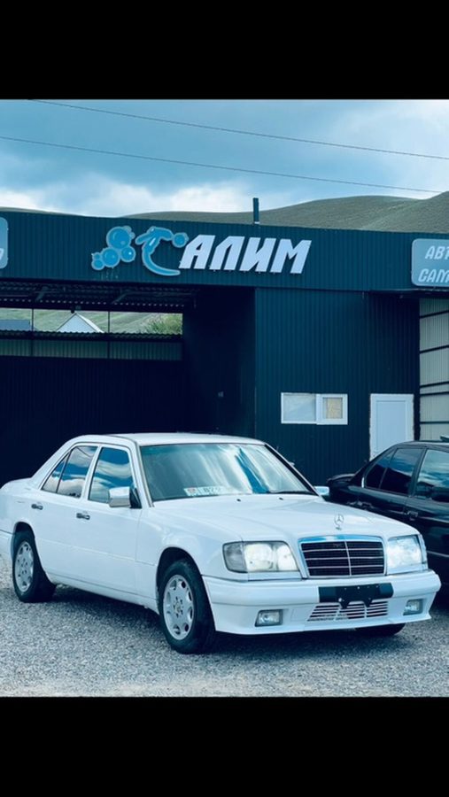 Mercedes-Benz W124