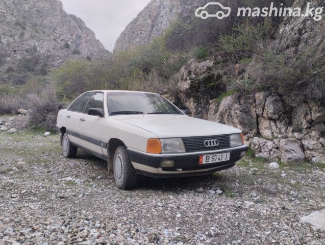 Audi 100