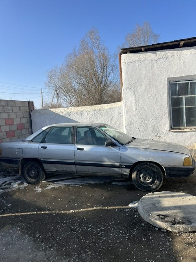 Audi 100