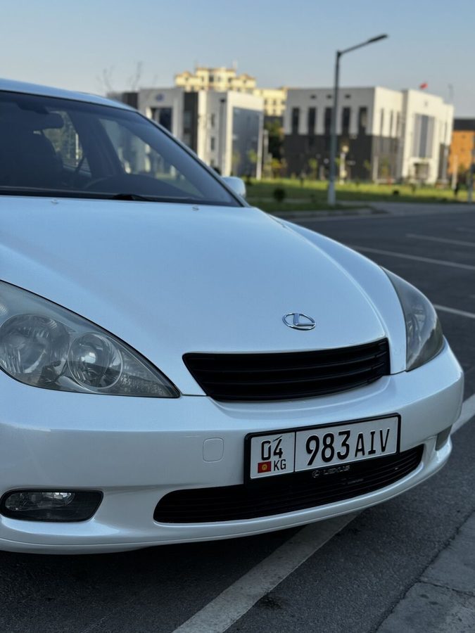 Lexus ES