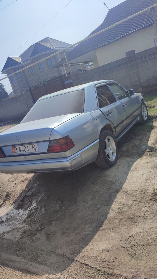 Mercedes-Benz W124