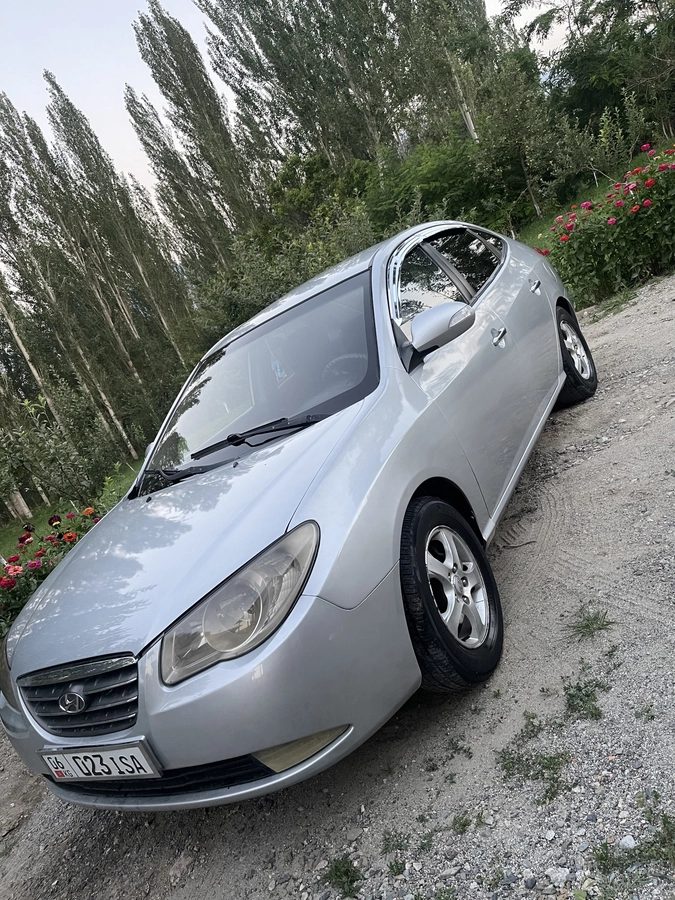 Hyundai Avante IV 1.6 AT