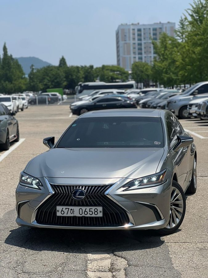 Lexus ES