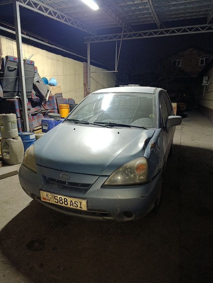 Suzuki Liana