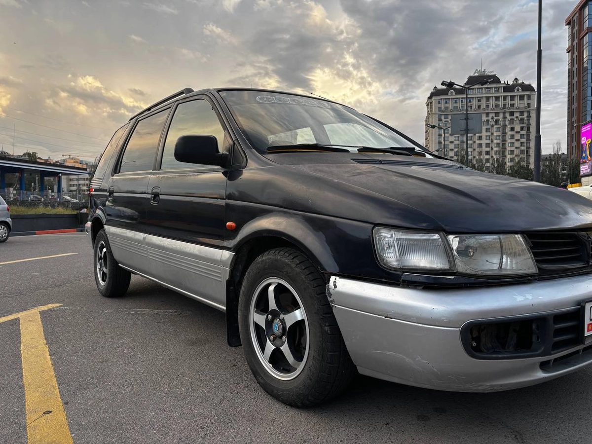 Mitsubishi Space Wagon II 1998